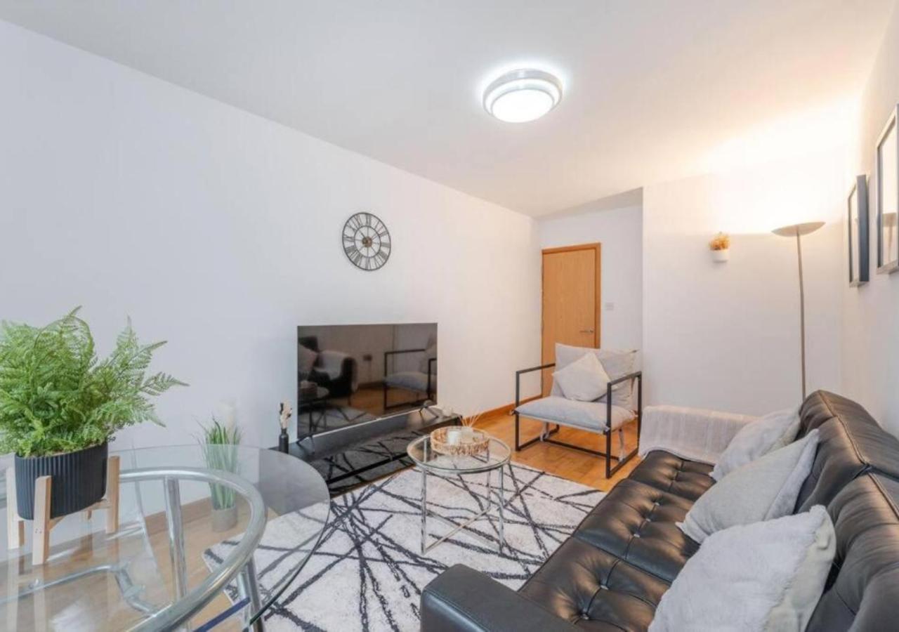 Kensington & Chelsea - Stylish Apartment In Central Лондон Екстериор снимка